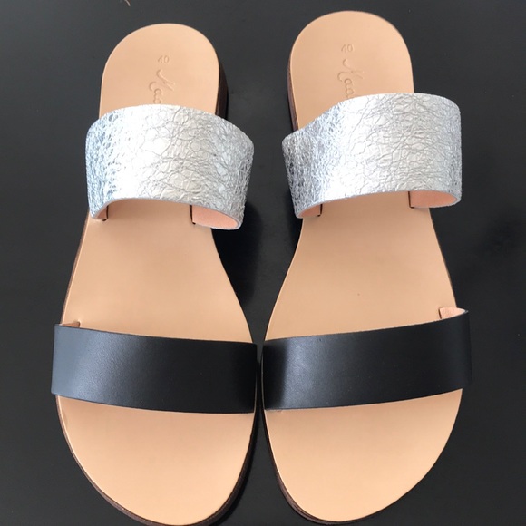 Sleek Black & Silver SOFT LEATHER slides NIB - Picture 1 of 6